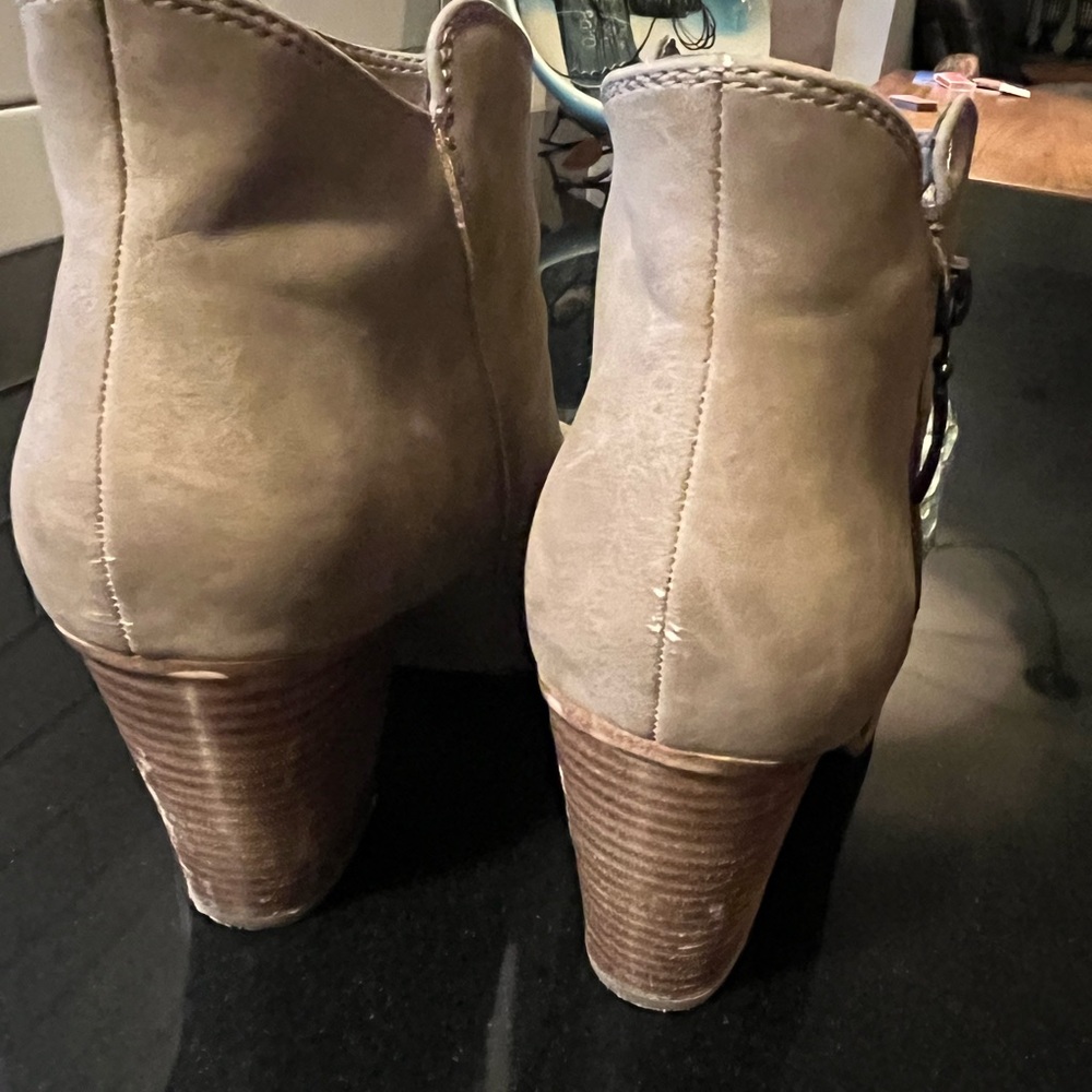 Perfect Bootie 9.5 - Picture 3 of 4